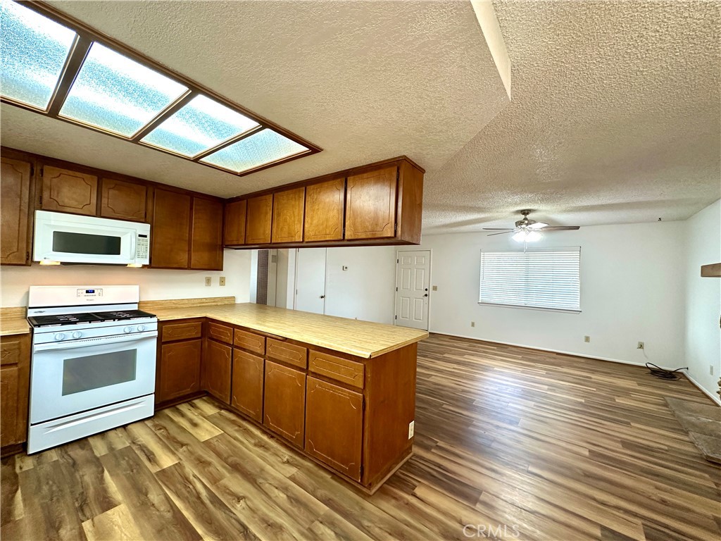 22773 Powhatan Road Apple Valley, CA 92308 - Photo 4 of 35