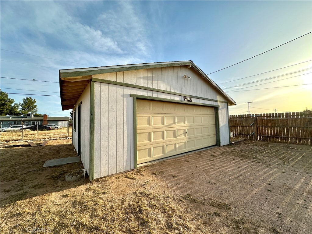 22773 Powhatan Road Apple Valley, CA 92308 - Photo 8 of 35