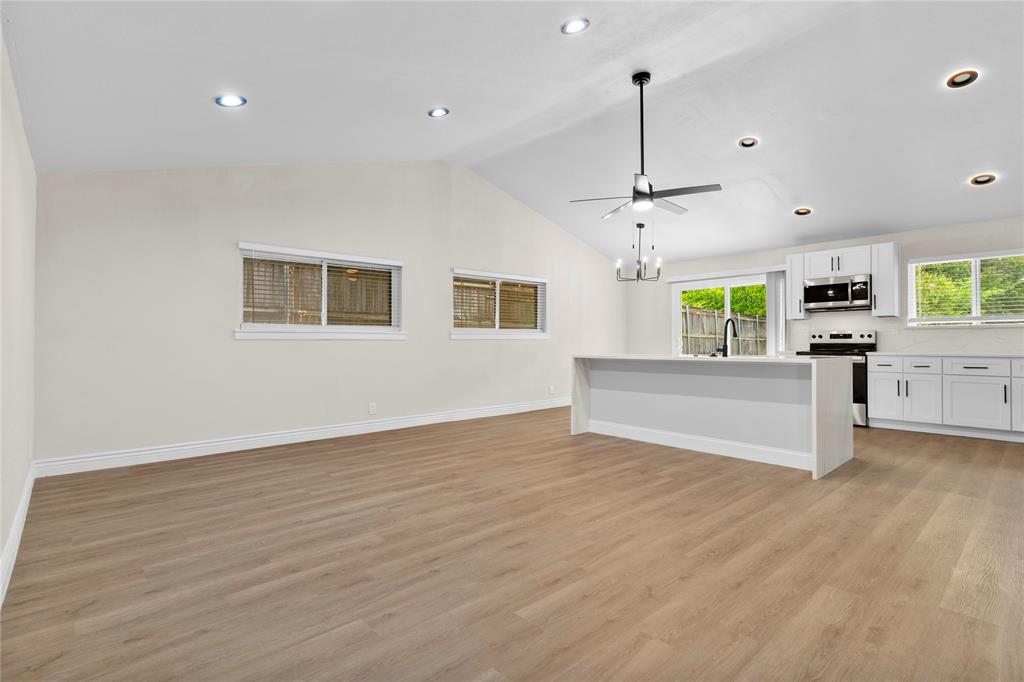 1212 Stevens Ridge Drive Dallas, TX 75211 - Photo 5 of 15 Gallery Image 5
