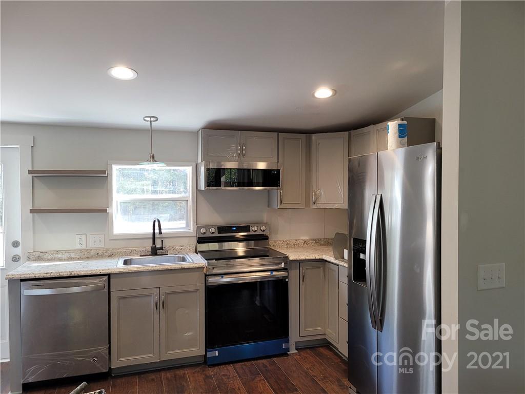 4725 Blade Run Road Edgemoor, SC 29712 - Photo 3 of 20 Gallery Image 3