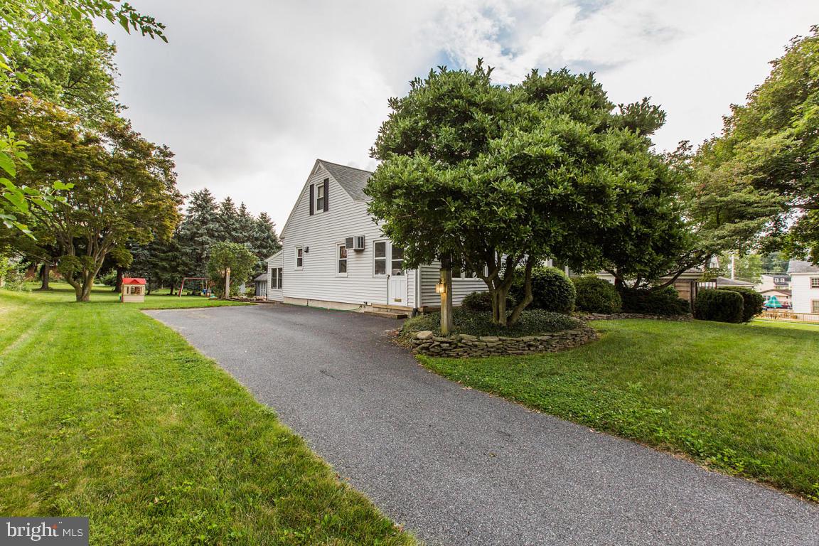 335 Millersville Road Lancaster, PA 17603 - Photo 3 of 51 Gallery Image 3
