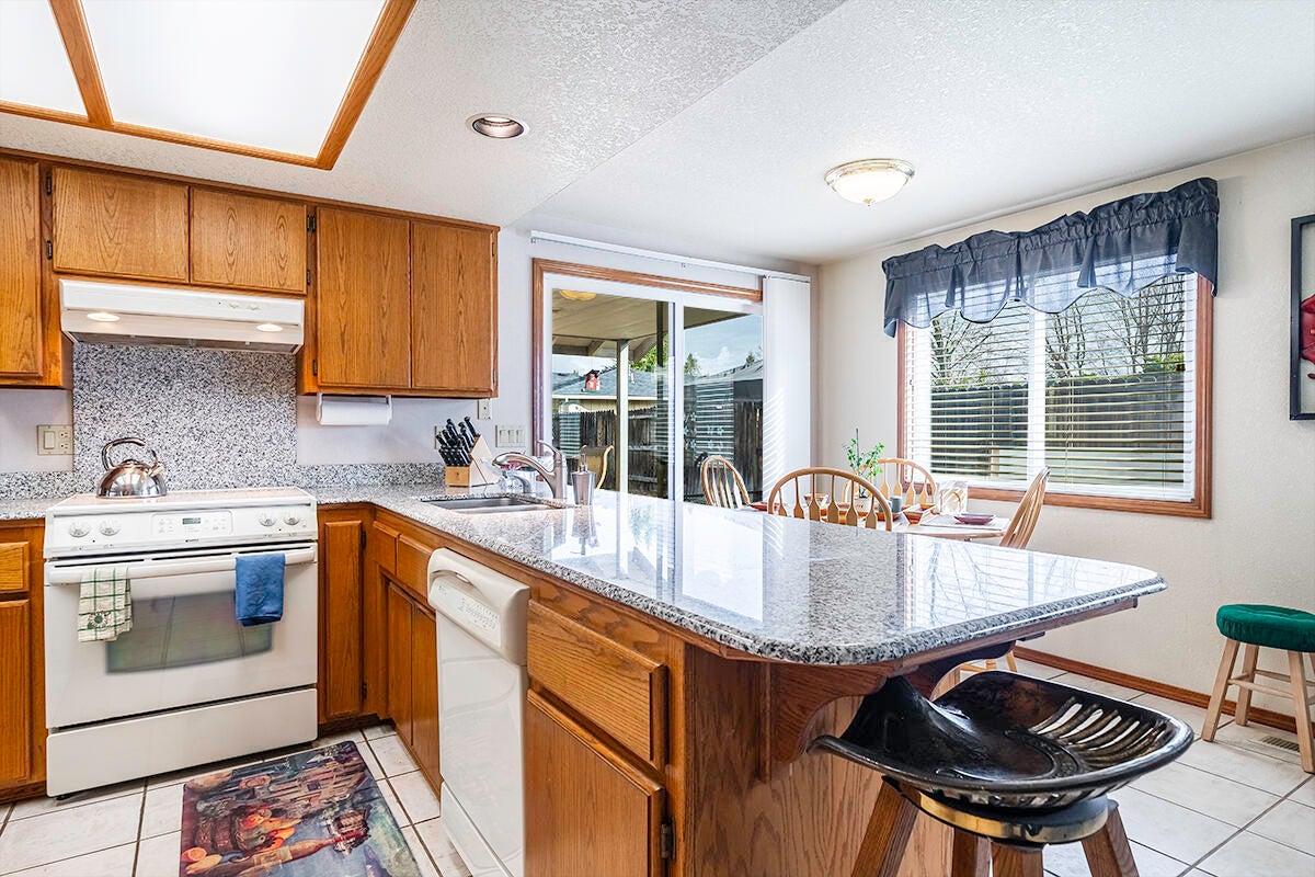1630 Timothy Street Central Point, OR 97502 - Photo 24 of 28 25