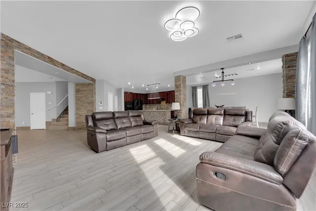 $599,900 | 313 Raptors View Avenue, North Las Vegas, NV 89031