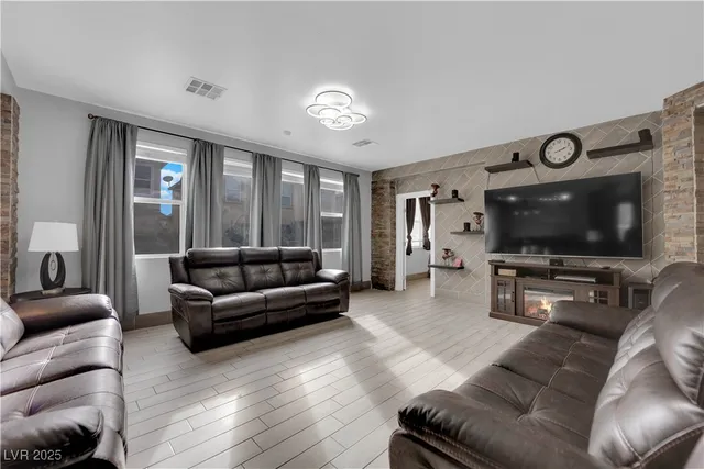 $599,900 | 313 Raptors View Avenue, North Las Vegas, NV 89031