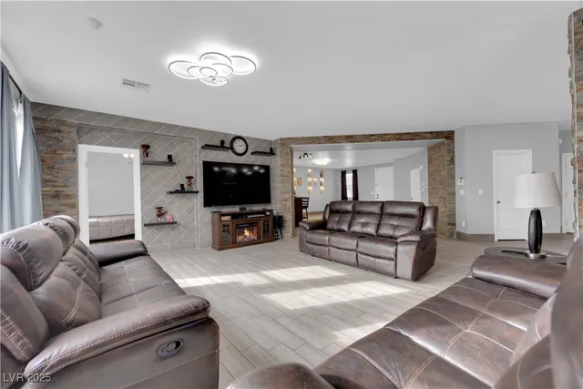 $599,900 | 313 Raptors View Avenue, North Las Vegas, NV 89031