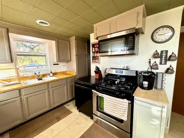 $365,000 | 5636 South County Rd D, Beloit, WI 53511