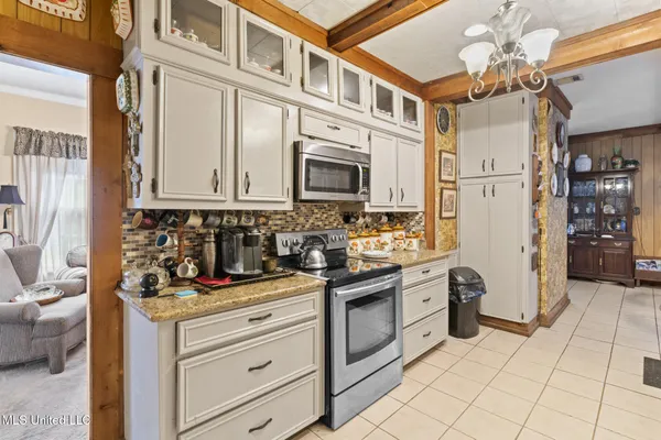 $299,500 | 609 Dabbs Street, Hattiesburg, MS 39401