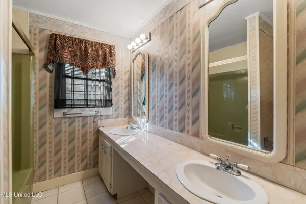 $299,500 | 609 Dabbs Street, Hattiesburg, MS 39401