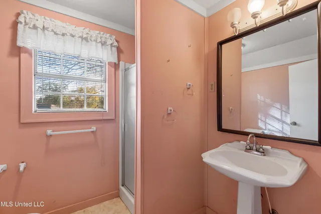 $299,500 | 609 Dabbs Street, Hattiesburg, MS 39401