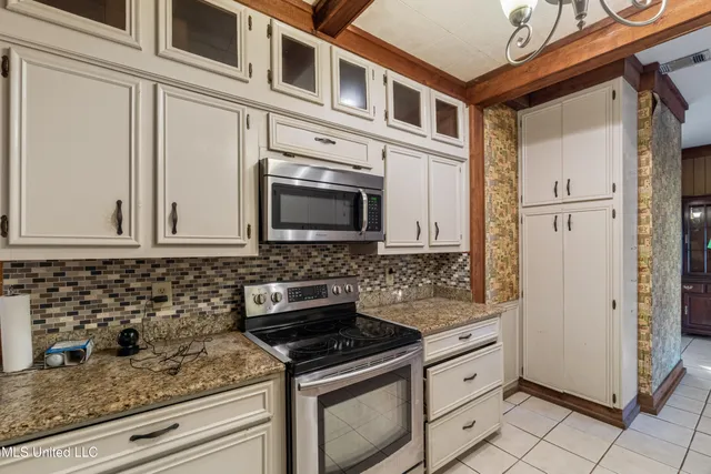 $309,999 | 609 Dabbs Street, Hattiesburg, MS 39401