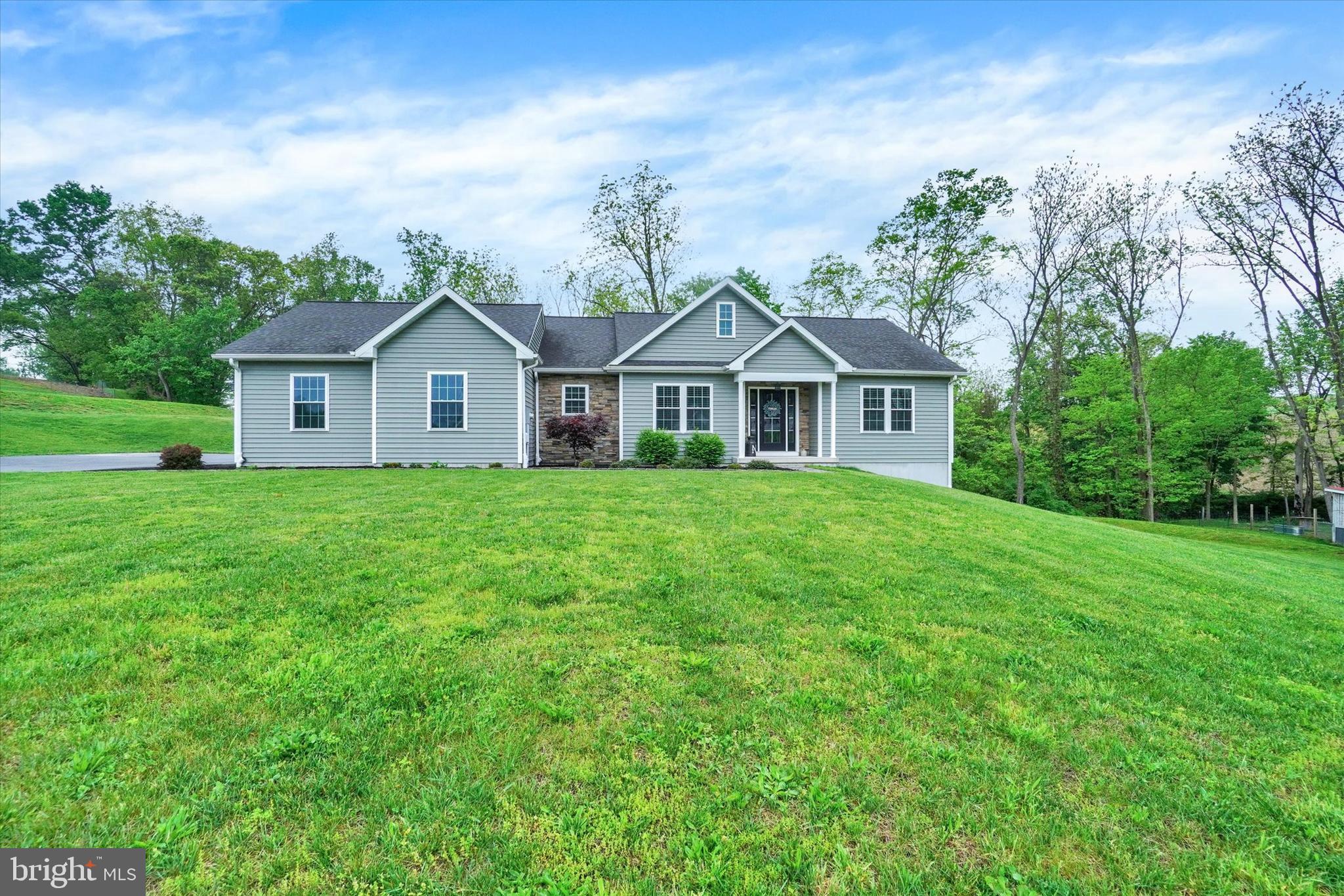 1038 Keller Road York, PA 17406 - Photo 2 of 29 Gallery Image 2
