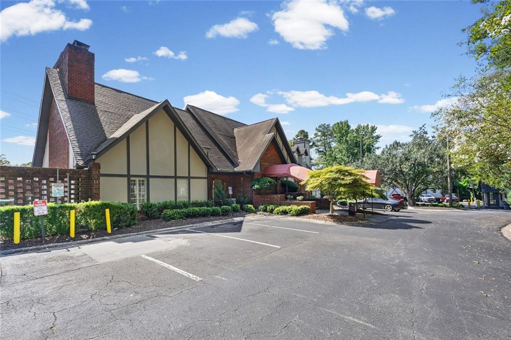 6851 Roswell Road, Unit F3 Sandy Springs, GA 30328 - Photo 24 of 30 Gallery Image 24