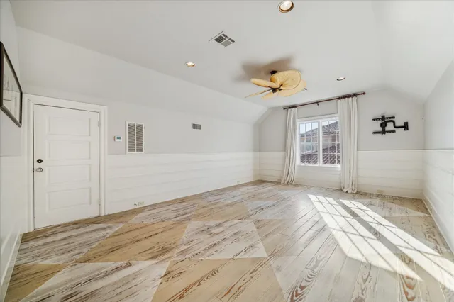 a picture of a lake view