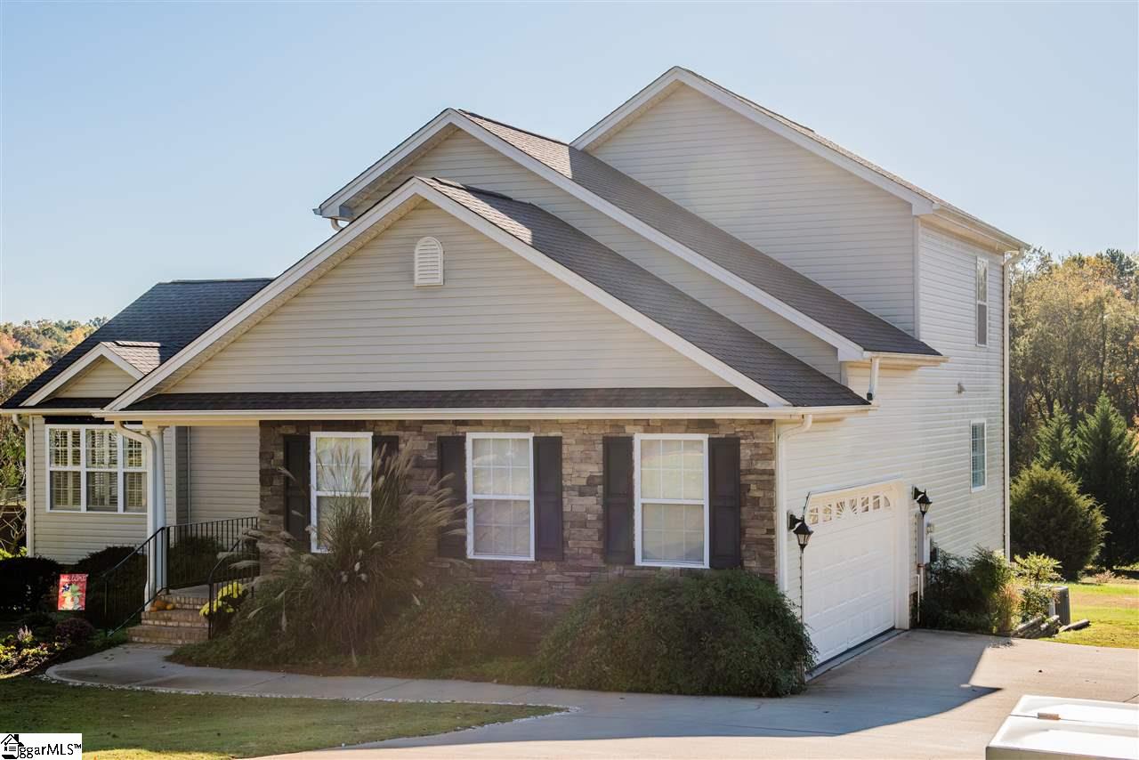 6 Paris Road Taylors, SC 29687 - Photo 2 of 22
