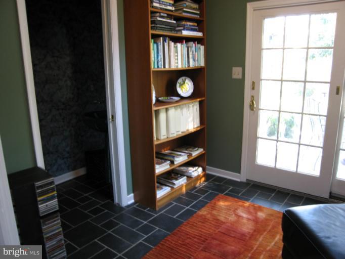 5731 Ridgedale Road Baltimore, MD 21209 - Photo 11 of 29 Den