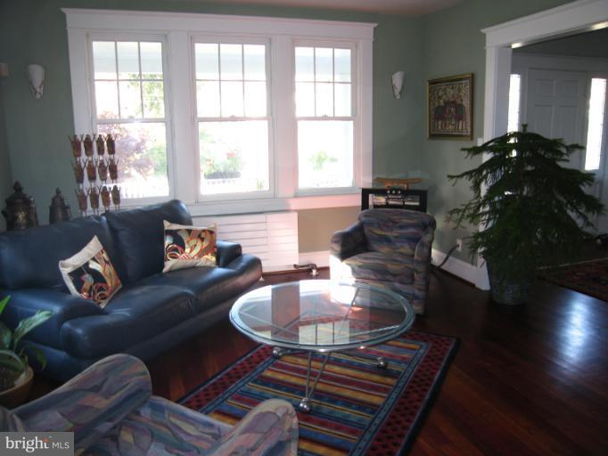 5731 Ridgedale Road Baltimore, MD 21209 - Photo 16 of 29 Living Room