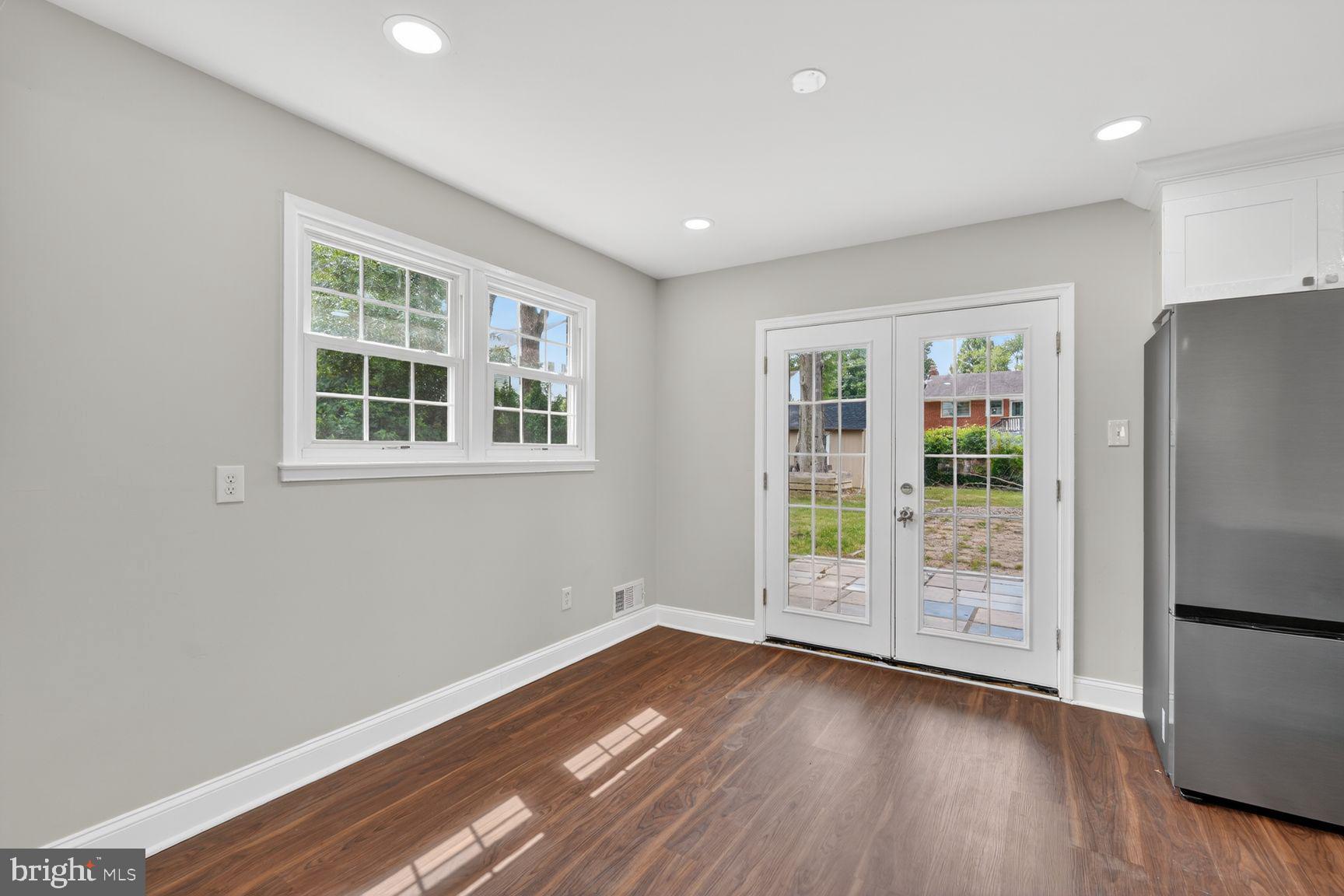 8109 Carrick Lane Springfield, VA 22151 - Photo 5 of 19
