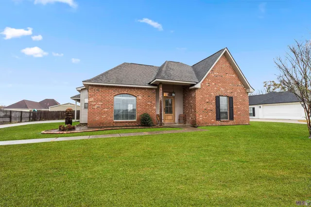 $243,000 | 7135 Rue Grand Pre, Addis, LA 70710