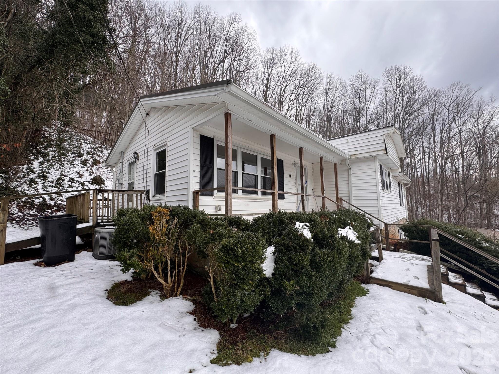 9 Alzena Road Sylva, NC 28779 - Photo 5 of 34
