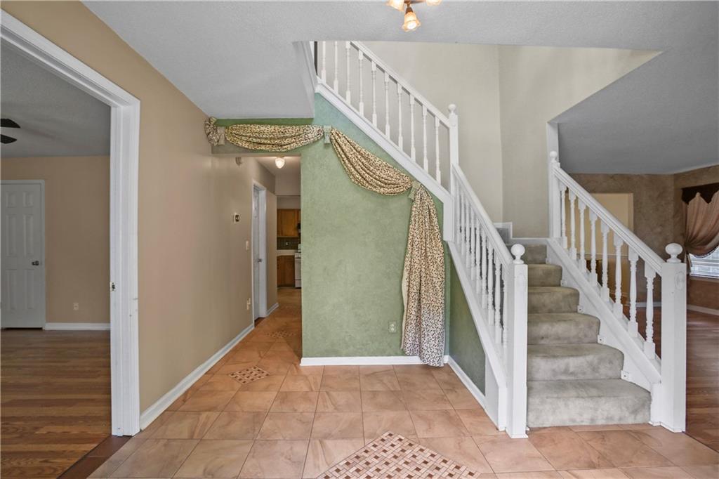 2224 Eagles Nest Circle Decatur, GA 30035 - Photo 2 of 35