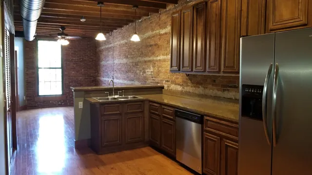 $1,300 | 8 Central Square, Unit B, Bristol, NH 03222