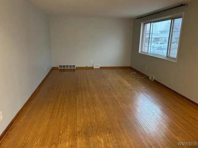 $1,295 | 154 Joseph Drive, Unit 1, Tonawanda, NY 14150