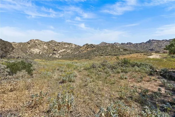 $290,000 | 2001 Mt Vernon Avenue, Riverside, CA 92507