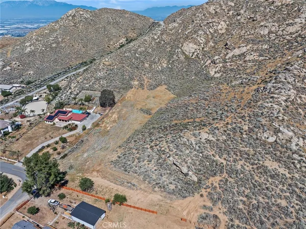 $290,000 | 2001 Mt Vernon Avenue, Riverside, CA 92507