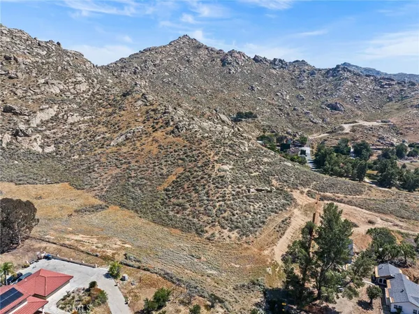 $290,000 | 2001 Mt Vernon Avenue, Riverside, CA 92507