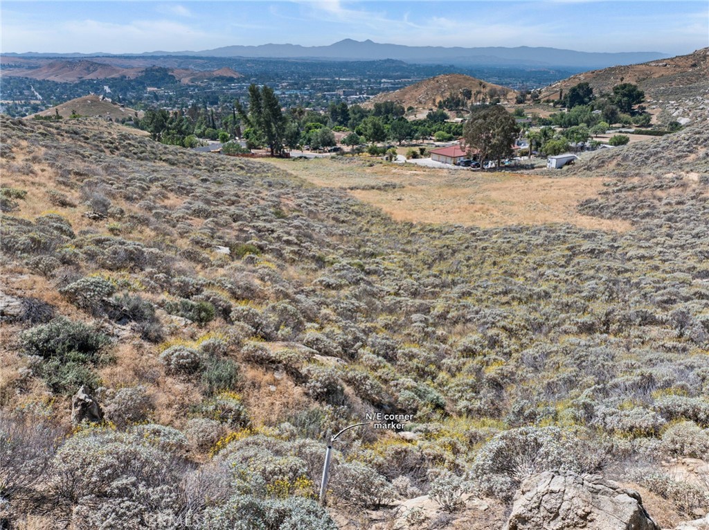 2001 Mt Vernon Avenue Riverside, CA 92507 - Photo 8 of 9