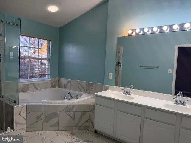 $3,200 | 13236 Rolling Plains Court, Herndon, VA 20171