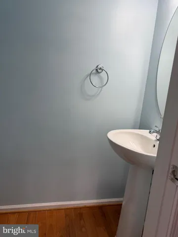 $3,200 | 13236 Rolling Plains Court, Herndon, VA 20171