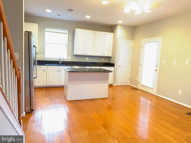 $3,200 | 13236 Rolling Plains Court, Herndon, VA 20171