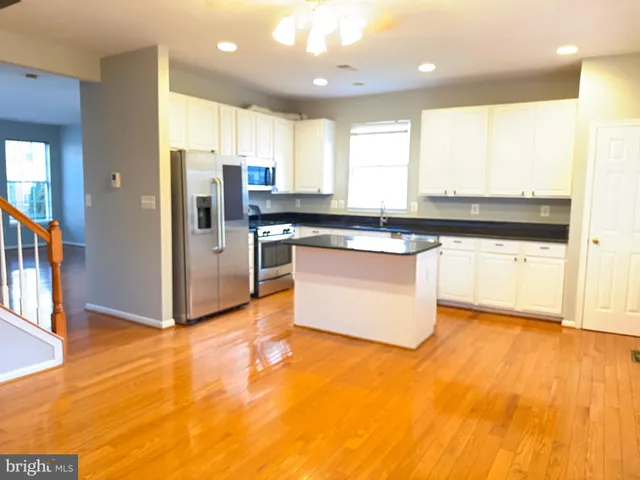 $3,200 | 13236 Rolling Plains Court, Herndon, VA 20171