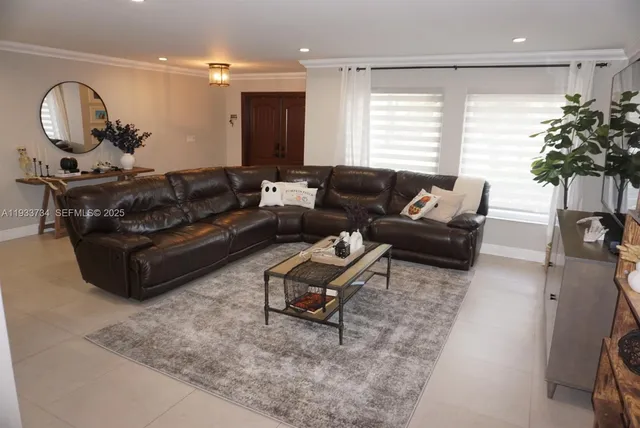 $5,500 | 10350 Southwest 16th Street, Miami, FL 33165