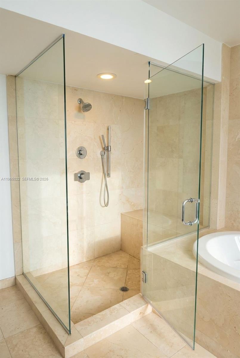 450 Alton Road, Unit 2610 Miami Beach, FL 33139 - Photo 13 of 37