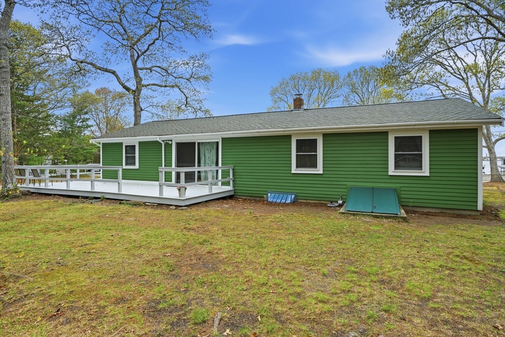 94 Edgewater Drive Wareham, MA 02571 - Photo 4 of 37