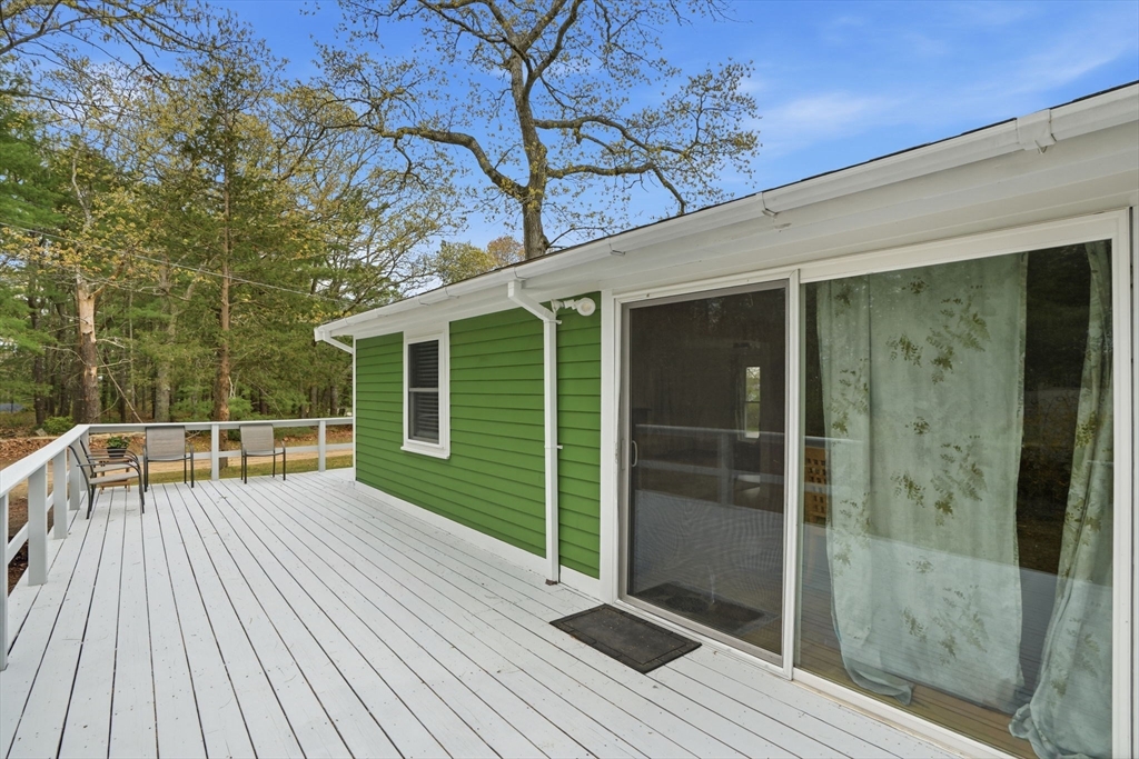 94 Edgewater Drive Wareham, MA 02571 - Photo 5 of 37
