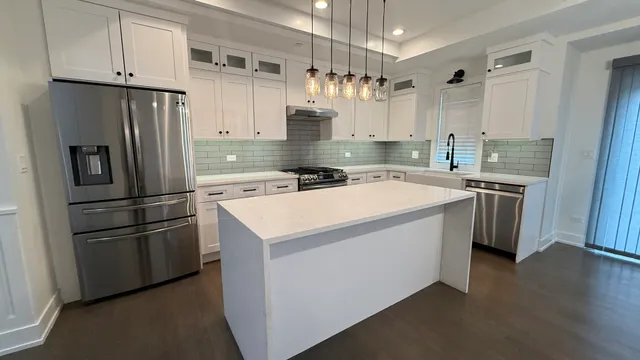 $500,000 | 417 West Pierce Road, Itasca, IL 60143