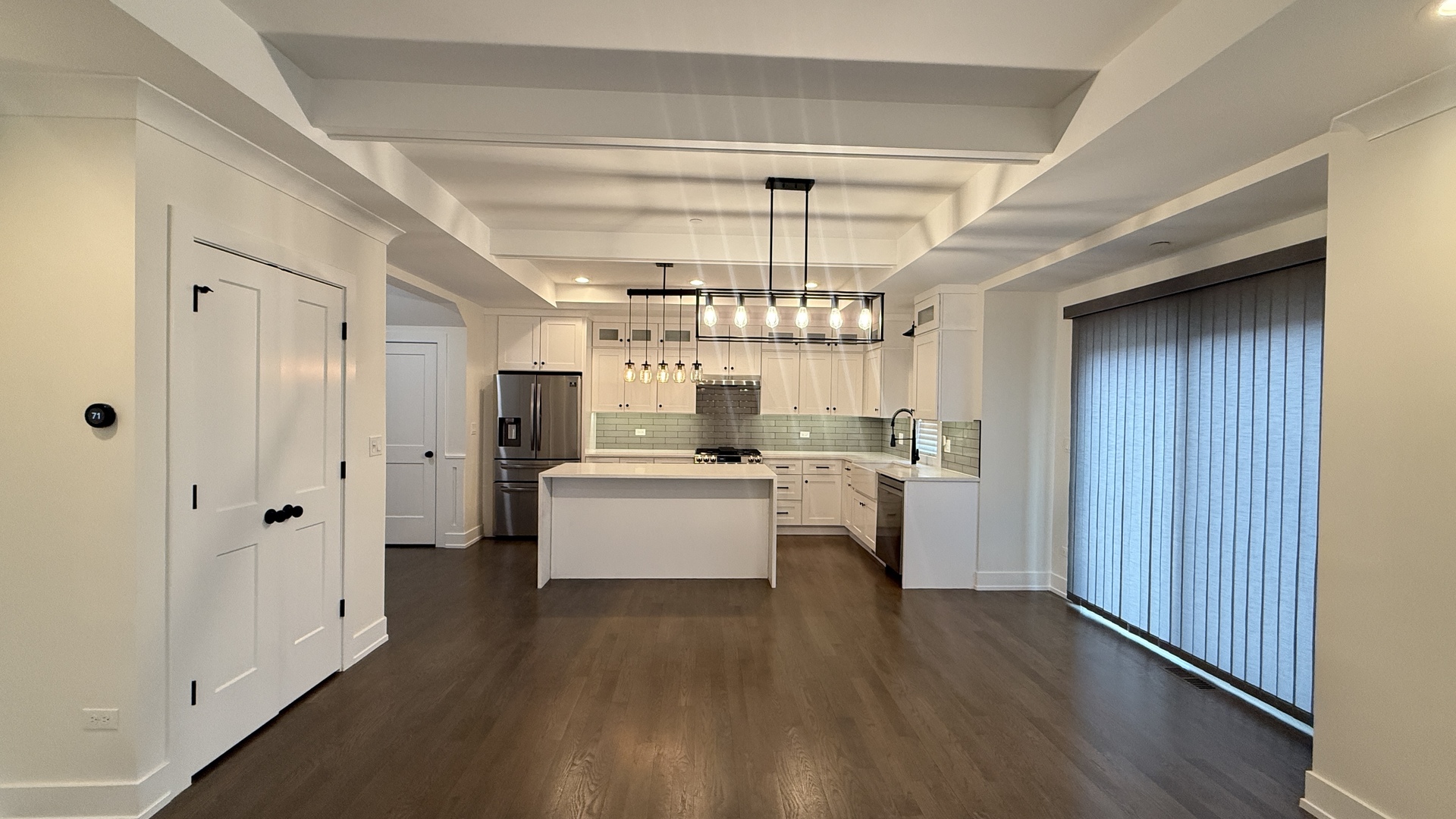 417 West Pierce Road Itasca, IL 60143 - Photo 4 of 32