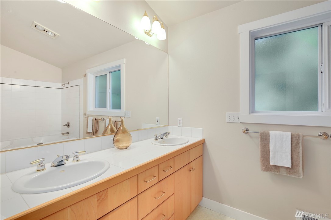 1730 Southeast Mullenix Road Port Orchard, WA 98367 - Photo 12 of 25