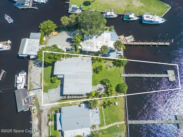 $2,850 | 3957 Canal Drive, Sebastian, FL 32976
