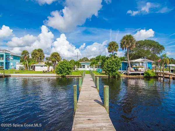 $2,850 | 3957 Canal Drive, Sebastian, FL 32976