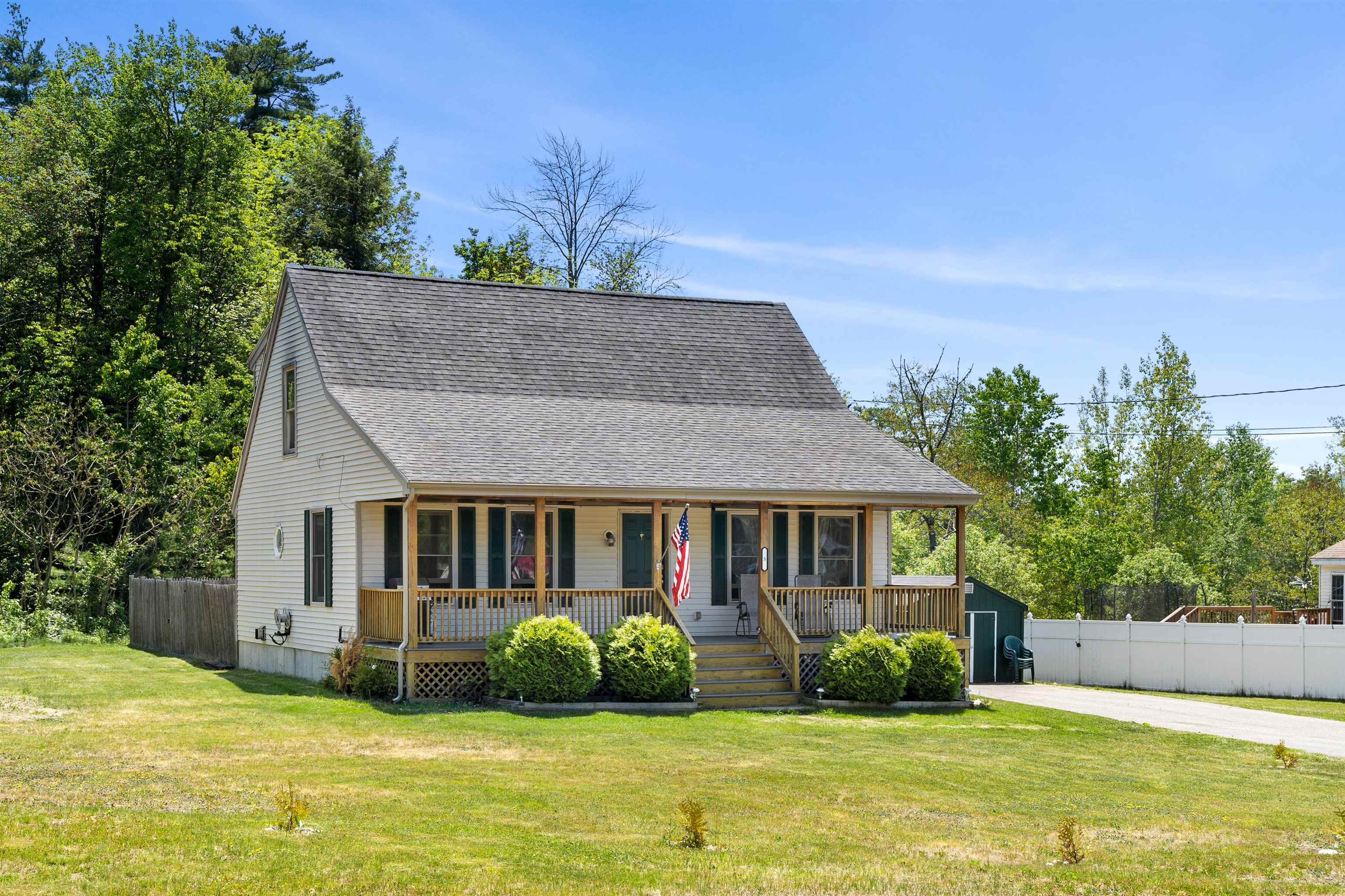 5 Webster Cir Road Hillsborough, NH 03244 - Photo 1 of 40