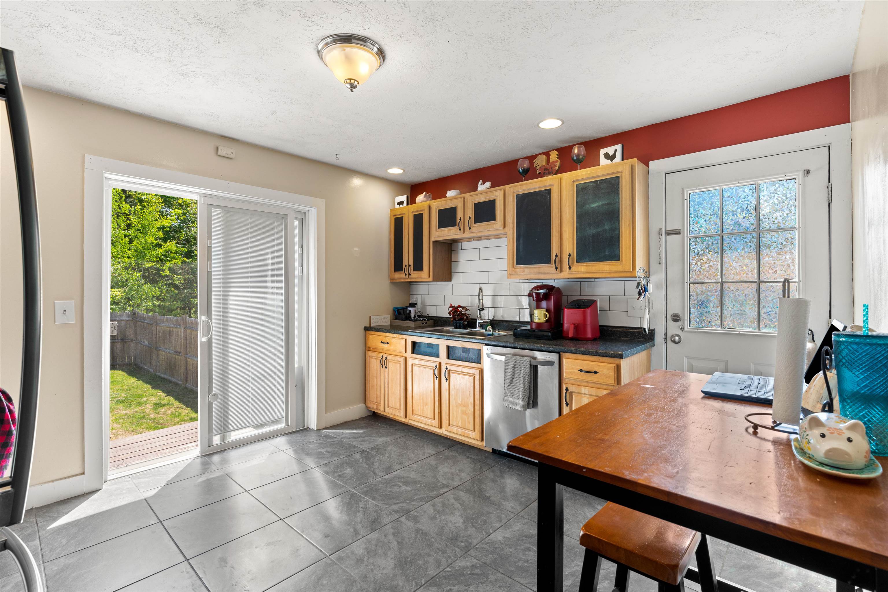 5 Webster Cir Road Hillsborough, NH 03244 - Photo 7 of 40