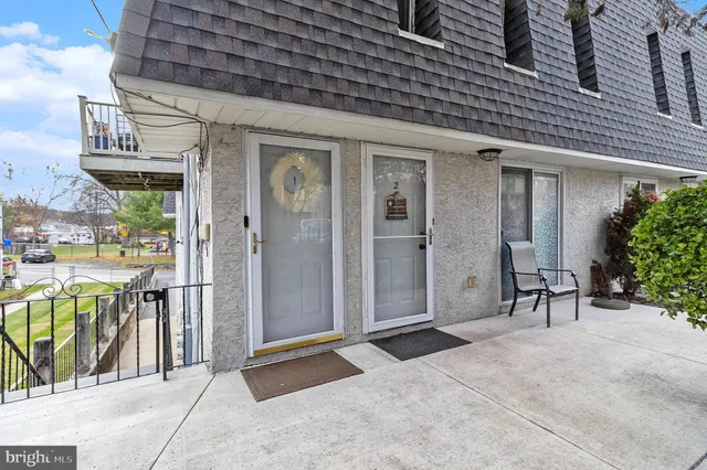$310,000 | 215 West 3rd Avenue, Unit 2, Conshohocken, PA 19428