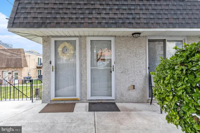 $310,000 | 215 West 3rd Avenue, Unit 2, Conshohocken, PA 19428