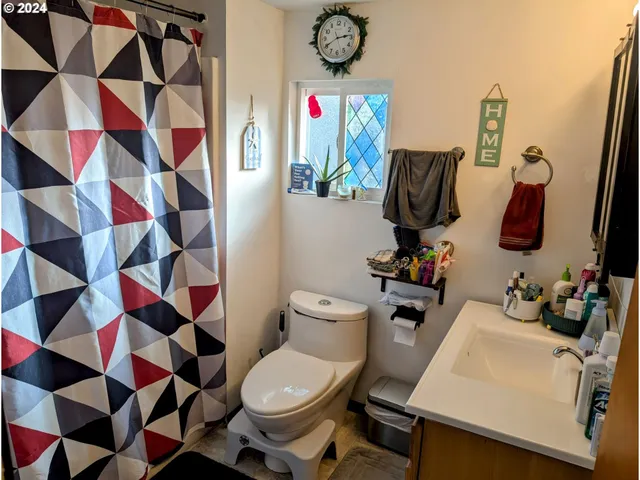 $239,000 | 293 North Empire Boulevard, Coos Bay, OR 97420