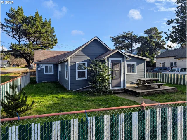 $239,000 | 293 North Empire Boulevard, Coos Bay, OR 97420
