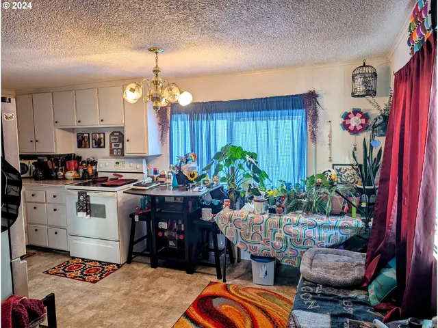 $239,000 | 293 North Empire Boulevard, Coos Bay, OR 97420